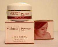 Belleza y cosmética. La crema fortalecedora del cuello combate la flacidez de la piel. Neck Cream Belleza y cosmética. La crema fortalecedora del cuello combate la flacidez de la piel. Neck Cream